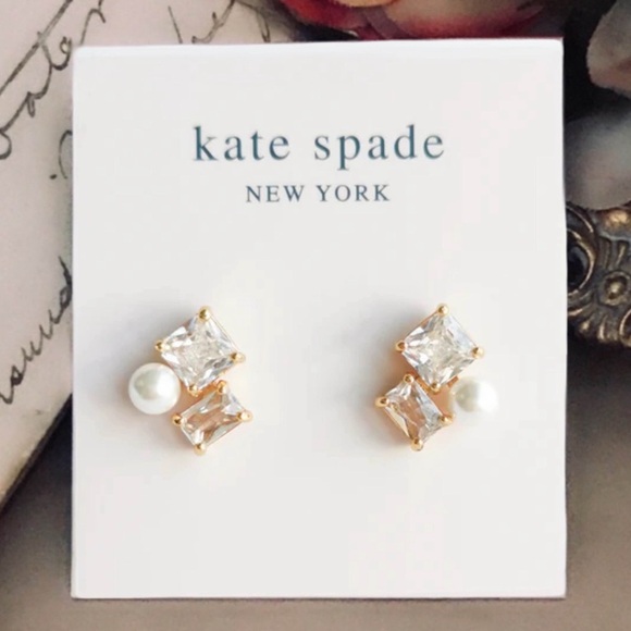 KATE SPADE • Victoria Pearl Cluster Earrings - Picture 3 of 3